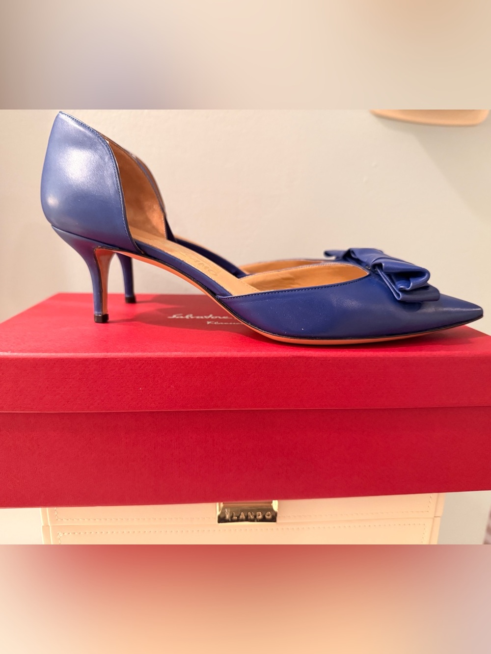 Salvatore Ferragamo Rietta D’Orsay blue Leather Pump